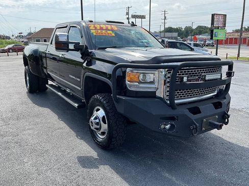 Used 2015 GMC Sierra 3500 Denali w/ Duramax Plus Package AWD/4WD image 8