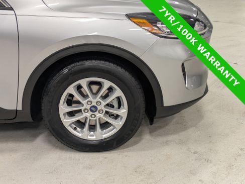 Used 2022 Ford Escape SE image 11