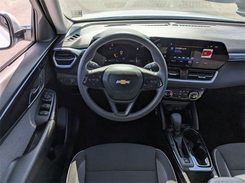 Used 2024 Chevrolet TrailBlazer LT image 27