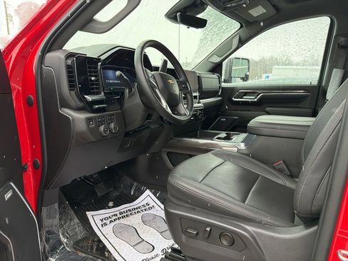 Used 2024 Chevrolet Silverado 3500 LTZ w/ LTZ Plus Package image 8