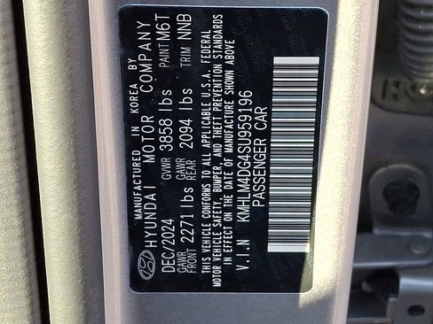 Certified 2025 Hyundai Elantra Sport image 28