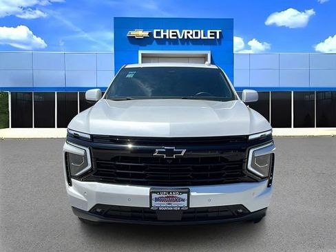 Used 2025 Chevrolet Suburban RST w/ Comfort Package AWD/4WD image 8