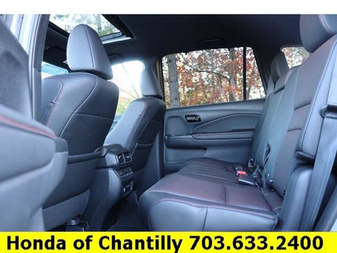 Used 2025 Honda Passport Black Edition image 27