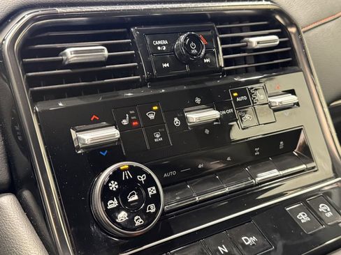 Certified 2025 Nissan Armada PRO-4X image 13