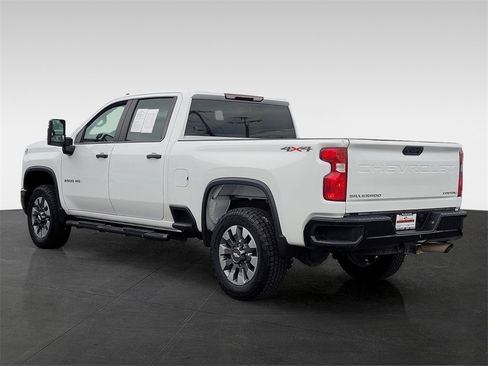 Used 2024 Chevrolet Silverado 2500 Custom w/ Custom Value Package image 6