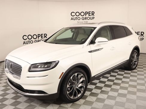 Used 2023 Lincoln Nautilus Reserve image 10