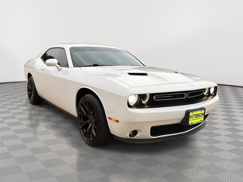 Used 2020 Dodge Challenger SXT w/ Driver Convenience Group RWD image 1