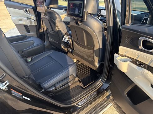 Used 2023 Kia Sorento SX Prestige image 34