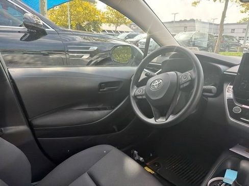 Used 2024 Toyota Corolla LE FWD image 11