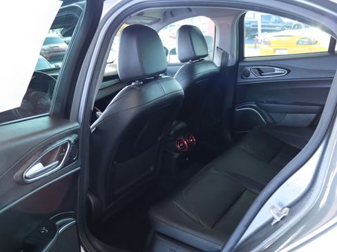 Used 2020 Alfa Romeo Giulia w/ Nero Edizione image 43