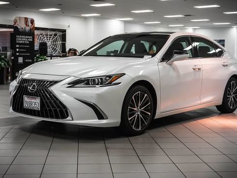 Certified 2025 Lexus ES 350 w/ Premium Package FWD image 3