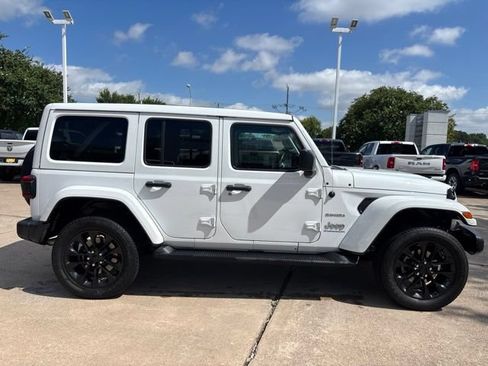 Certified 2023 Jeep Wrangler Unlimited Sahara w/ Cold Weather Group AWD/4WD image 4