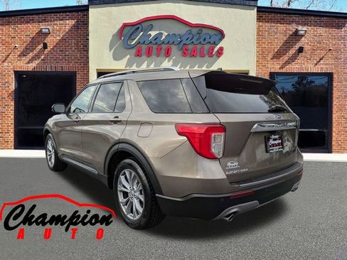 Used 2021 Ford Explorer Limited w/ Equipment Group 301A image 9