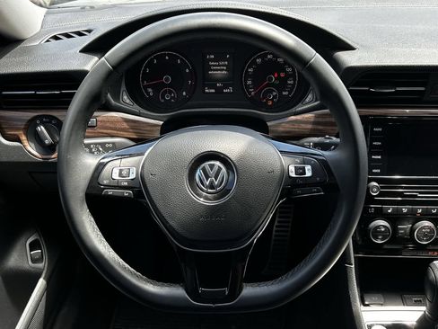 Used 2022 Volkswagen Passat 2.0T FWD image 13
