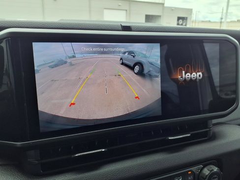 Used 2026 Jeep Wrangler Unlimited Sport AWD/4WD image 23