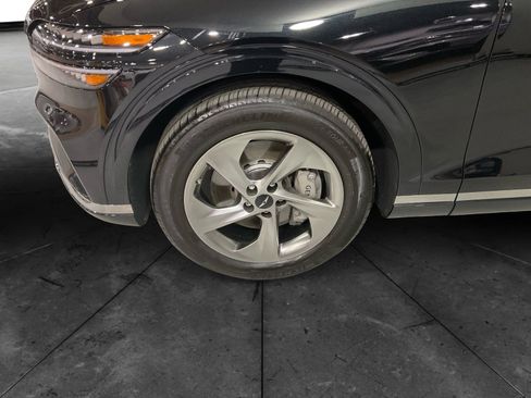 Used 2026 Genesis GV70 2.5T Select image 3