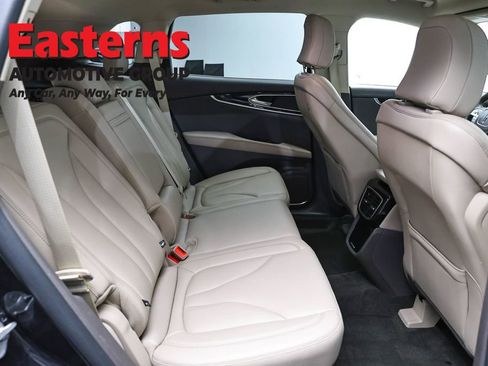 Used 2022 Lincoln Nautilus AWD w/ Premium Package image 24
