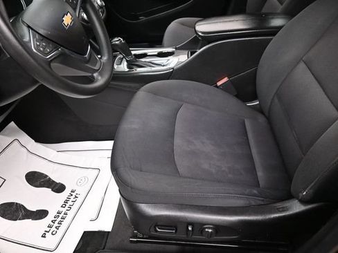 Used 2018 Chevrolet Malibu LT FWD image 15