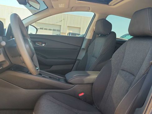 Used 2025 Honda Accord SE image 15