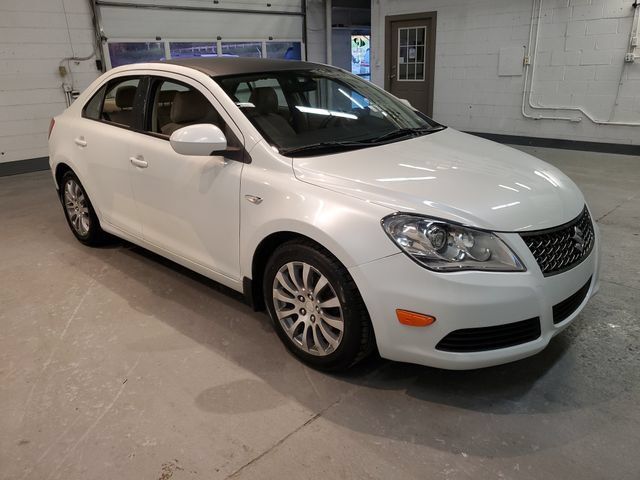 Used 2010 Suzuki Kizashi SE FWD image 8