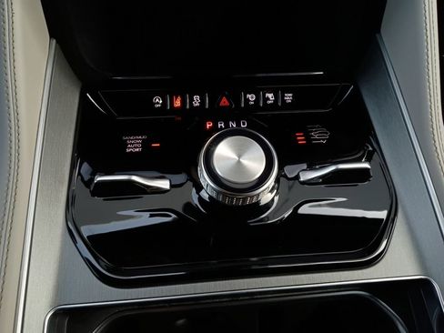 New 2026 Jeep Grand Wagoneer L Limited AWD/4WD image 10