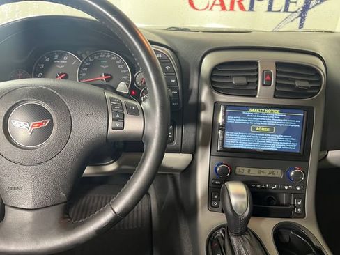 Used 2007 Chevrolet Corvette Coupe w/ Preferred Equipment Group RWD image 17