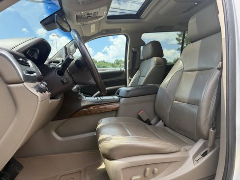 Used 2017 Chevrolet Suburban Premier AWD/4WD image 15