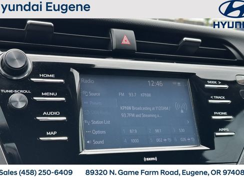 Used 2020 Toyota Camry SE FWD image 21