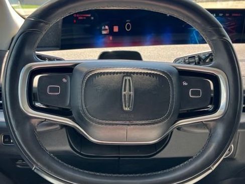 Used 2025 Lincoln Navigator Reserve AWD/4WD image 37