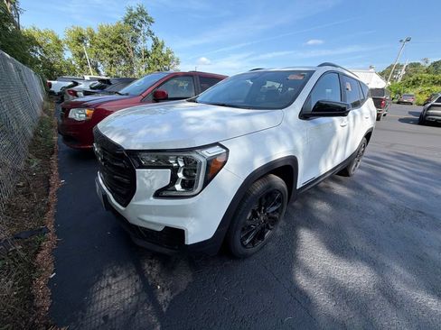 Certified 2023 GMC Terrain SLE w/ Driver Convenience Package AWD/4WD image 1