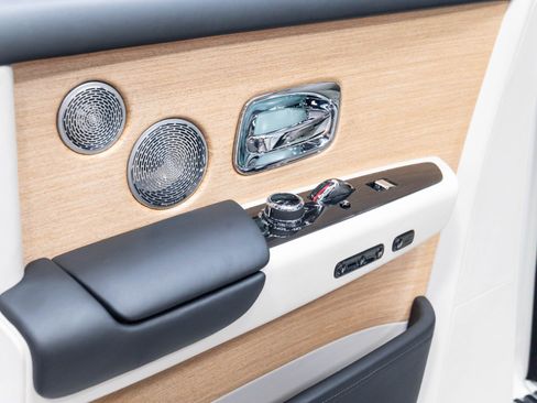 Used 2019 Rolls-Royce Phantom Sedan RWD image 64