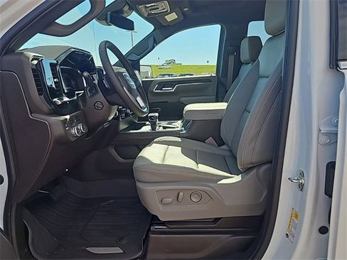 New 2025 GMC Sierra 1500 SLT image 10