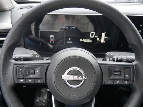 Certified 2025 Nissan Kicks SV image 25