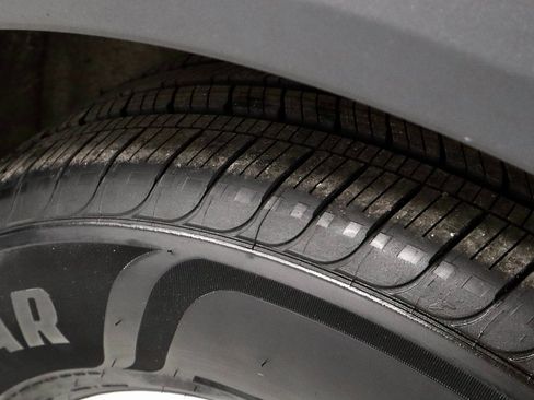 Certified 2022 Ford Explorer XLT image 21