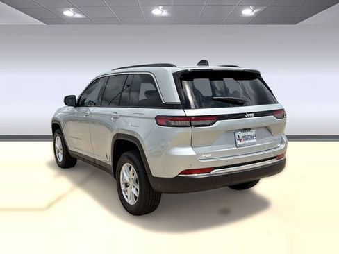 New 2026 Jeep Grand Cherokee Laredo RWD image 3