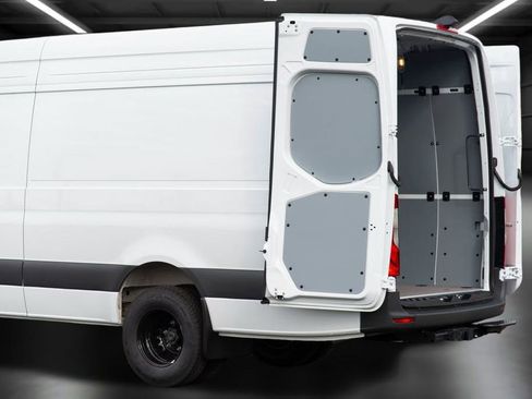 Used 2024 Mercedes-Benz Sprinter 3500 image 19