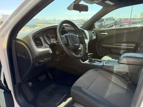 Used 2015 Dodge Charger SE w/ Popular Equipment Group image 18