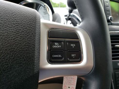 Used 2017 Dodge Grand Caravan SE w/ Power Window Group FWD image 19