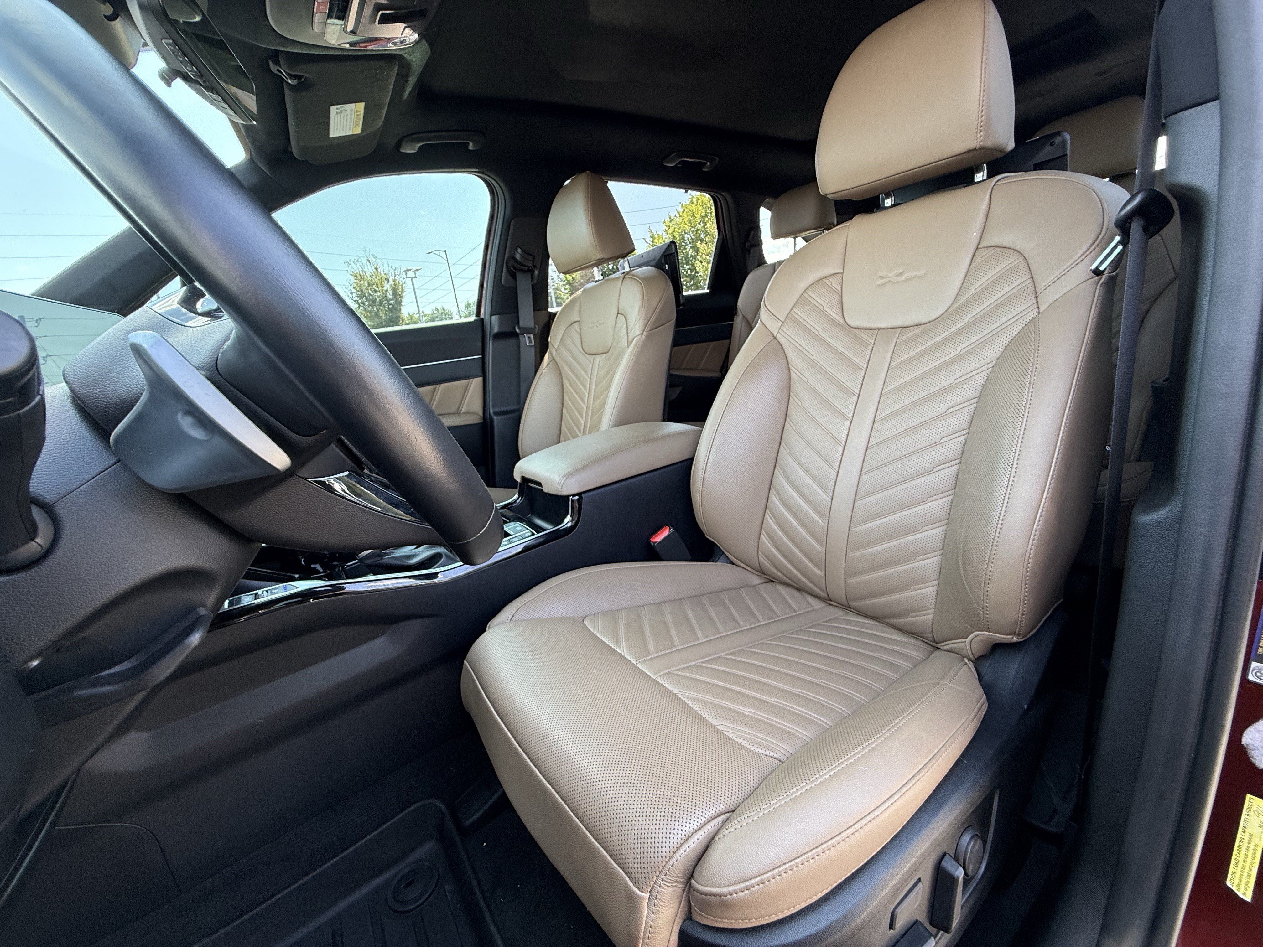 Used 2025 Kia Sorento SX Prestige w/ Olive Brown Leather Package AWD/4WD image 16