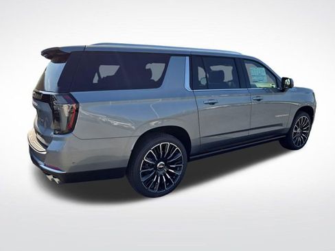 New 2026 Chevrolet Suburban High Country AWD/4WD image 6
