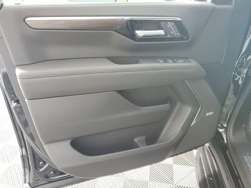 New 2026 Chevrolet Suburban LT image 27