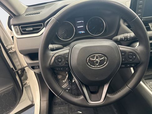 Used 2022 Toyota RAV4 XLE Premium AWD/4WD image 12
