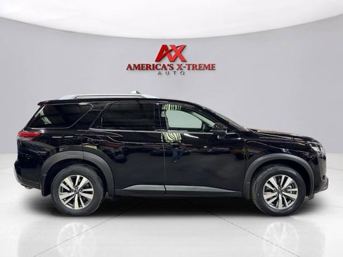 Used 2023 Nissan Pathfinder SL FWD image 7