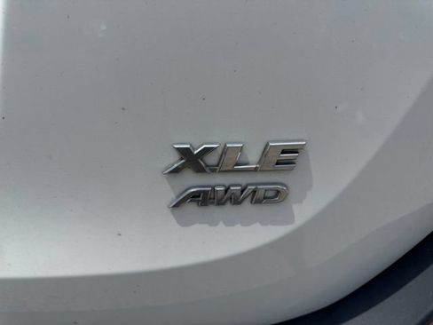 Used 2014 Toyota RAV4 XLE AWD/4WD image 6