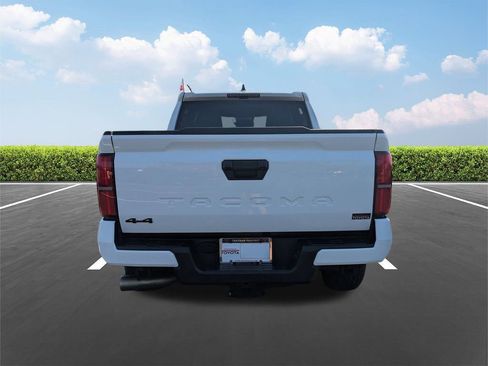 Used 2024 Toyota Tacoma TRD Sport image 5