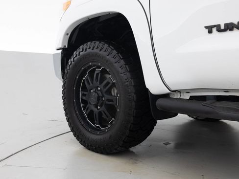 Used 2017 Toyota Tundra SR5 w/ SR5 Upgrade Package image 17