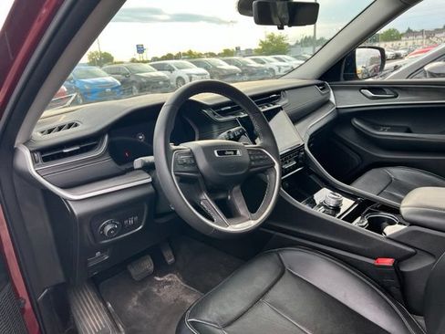 Used 2023 Jeep Grand Cherokee L Limited w/ Luxury Tech Group II AWD/4WD image 2