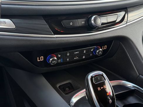 Used 2018 Buick Enclave Premium FWD image 27