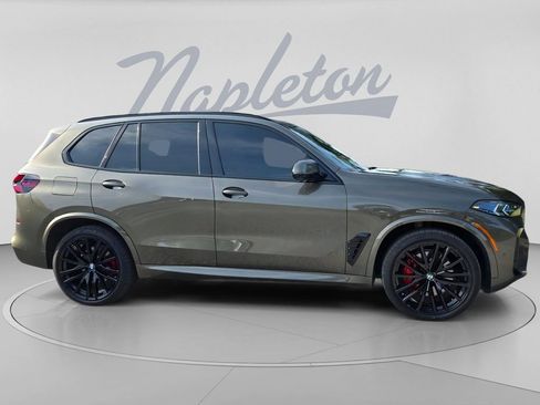 Used 2025 BMW X5 sDrive40i w/ M Sport Package RWD image 3