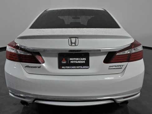 Used 2017 Honda Accord Sport Special Edition image 9